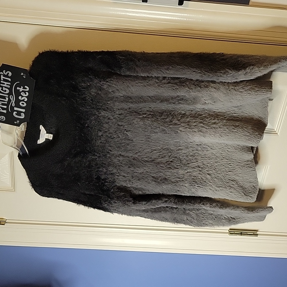 Time and Tru Sweater Black Grays Large